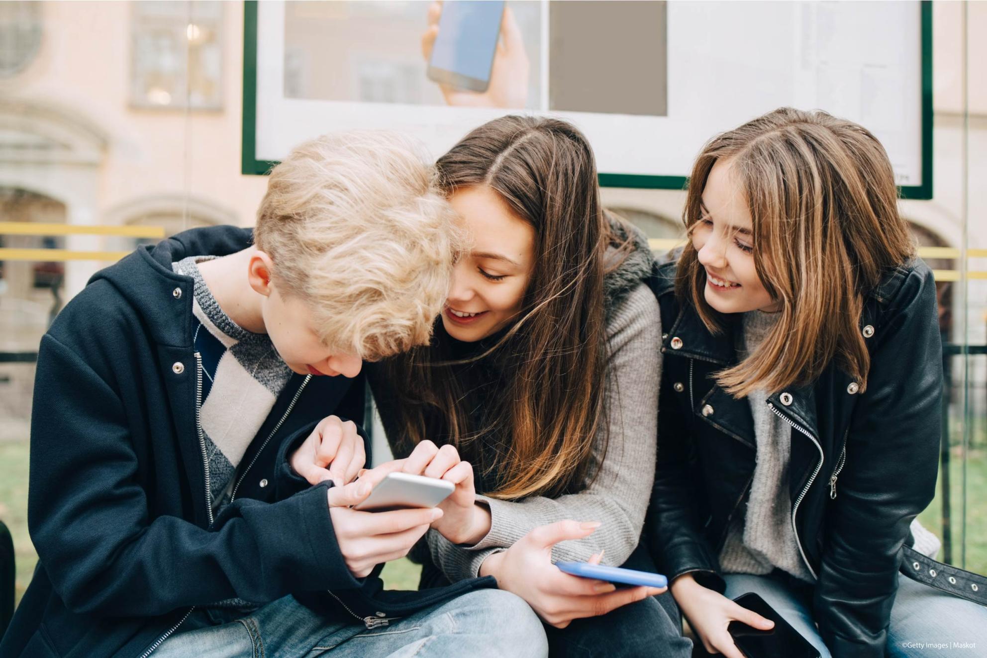 Child safety online: EU survey confirms link between screen time and wellbeing