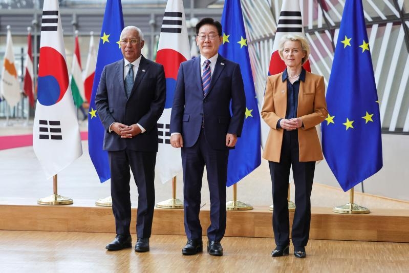 EU and Republic of Korea increase strategic cooperation at summit