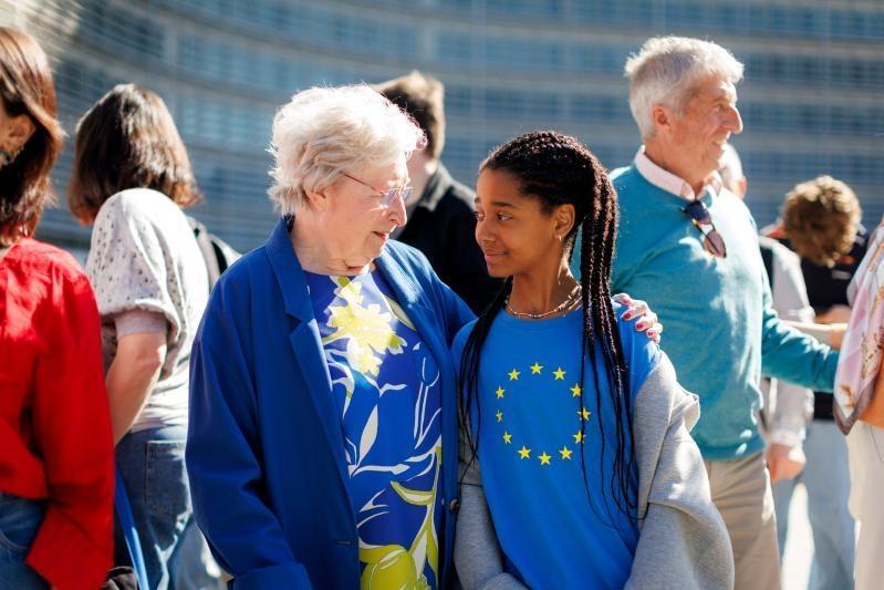 People participating in the EU Open Doors Day