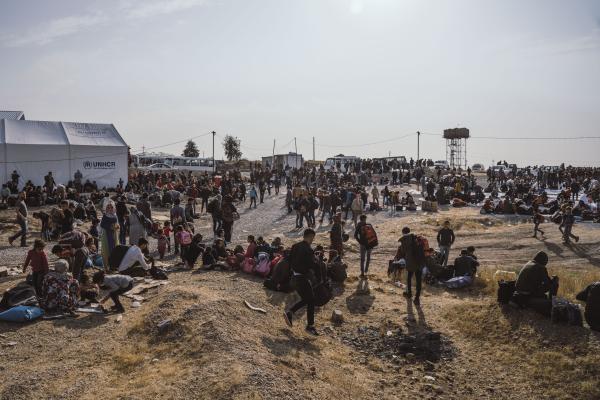 First aid to Syrian refugees as they cross into Iraq