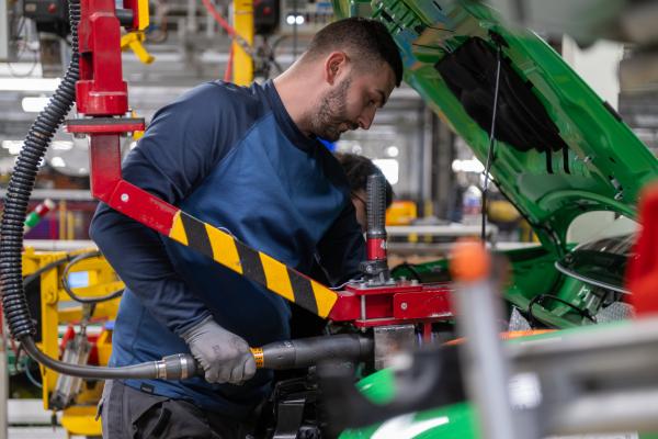 Electric car production - France