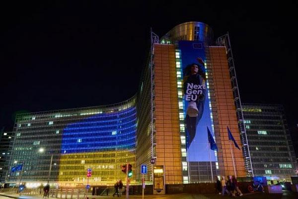 The Berlaymont building illuminated in blue and yellow in support of Ukraine