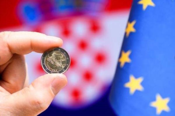Euro coins with Croatia flag