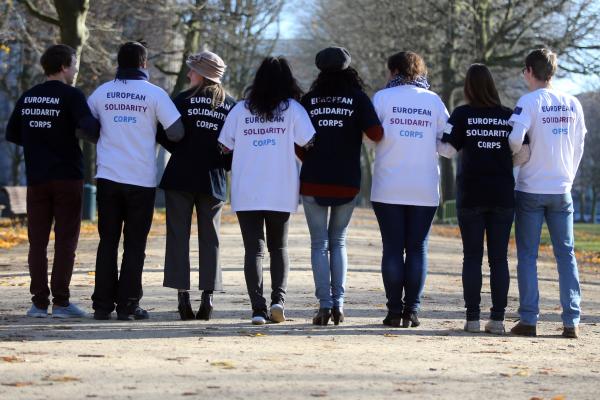 Young people wearing the European Solidarity Corps (ESC) t-shirt