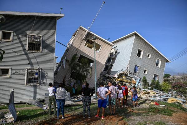 Damaged homes following an earthquake in Catia La Mar, some 30km north-west of Caracas.